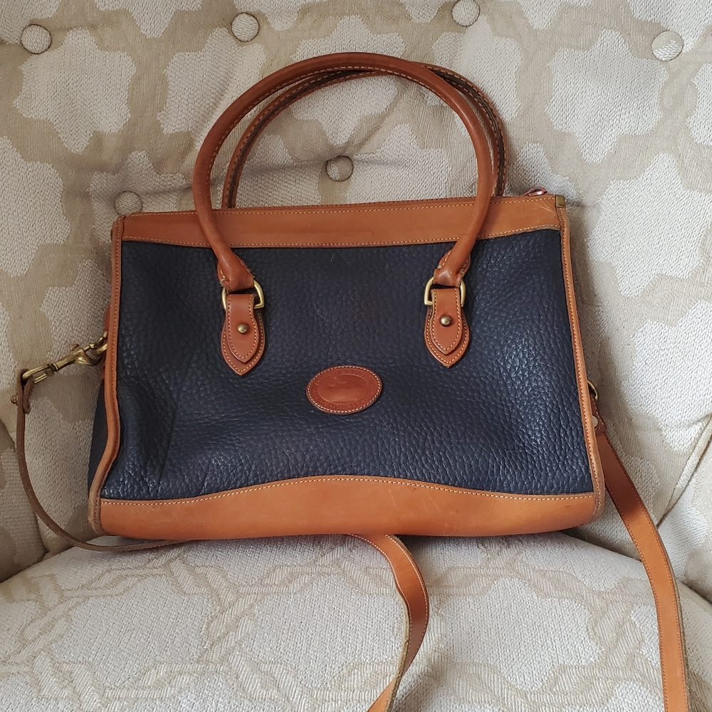 Dooney & Bourke. Leather Crossbody Purse/Handbag